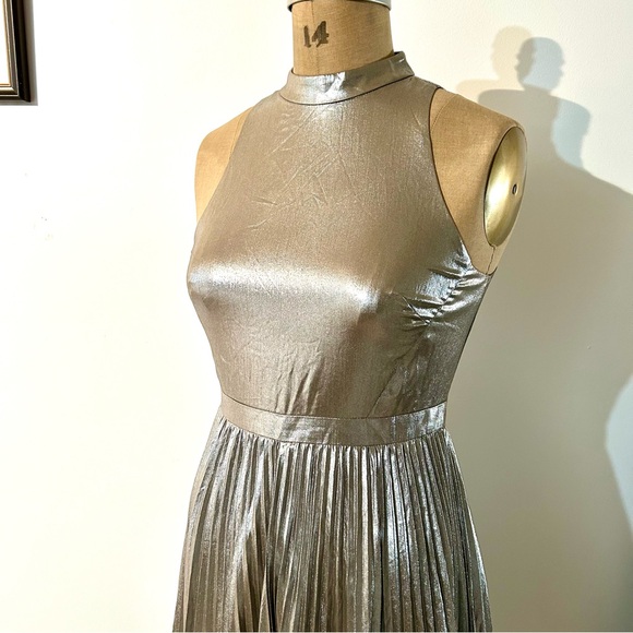 Ann Taylor Metallic Champagne Silver Gold Midi Pleated Mock Neck Dress Sz 4 - Picture 2 of 16
